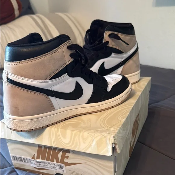 Nike Air Jordan 1 High Black and Tan Sneakers 👟“Latte” - Picture 4 of 6